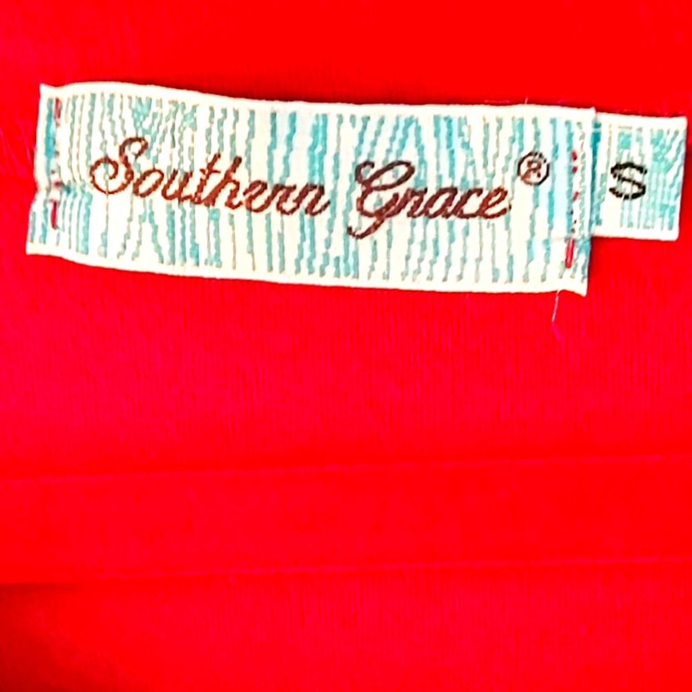 Holiday Hugs and Mistletoe Kisses Tee - Picture 3 of 4